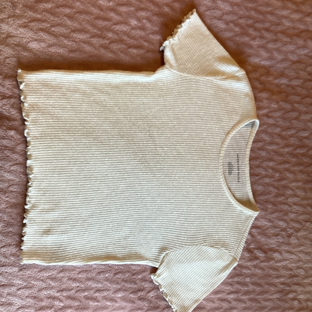 White colored, Brand: American eagle, ruffle top, size: S, knitted T shirt